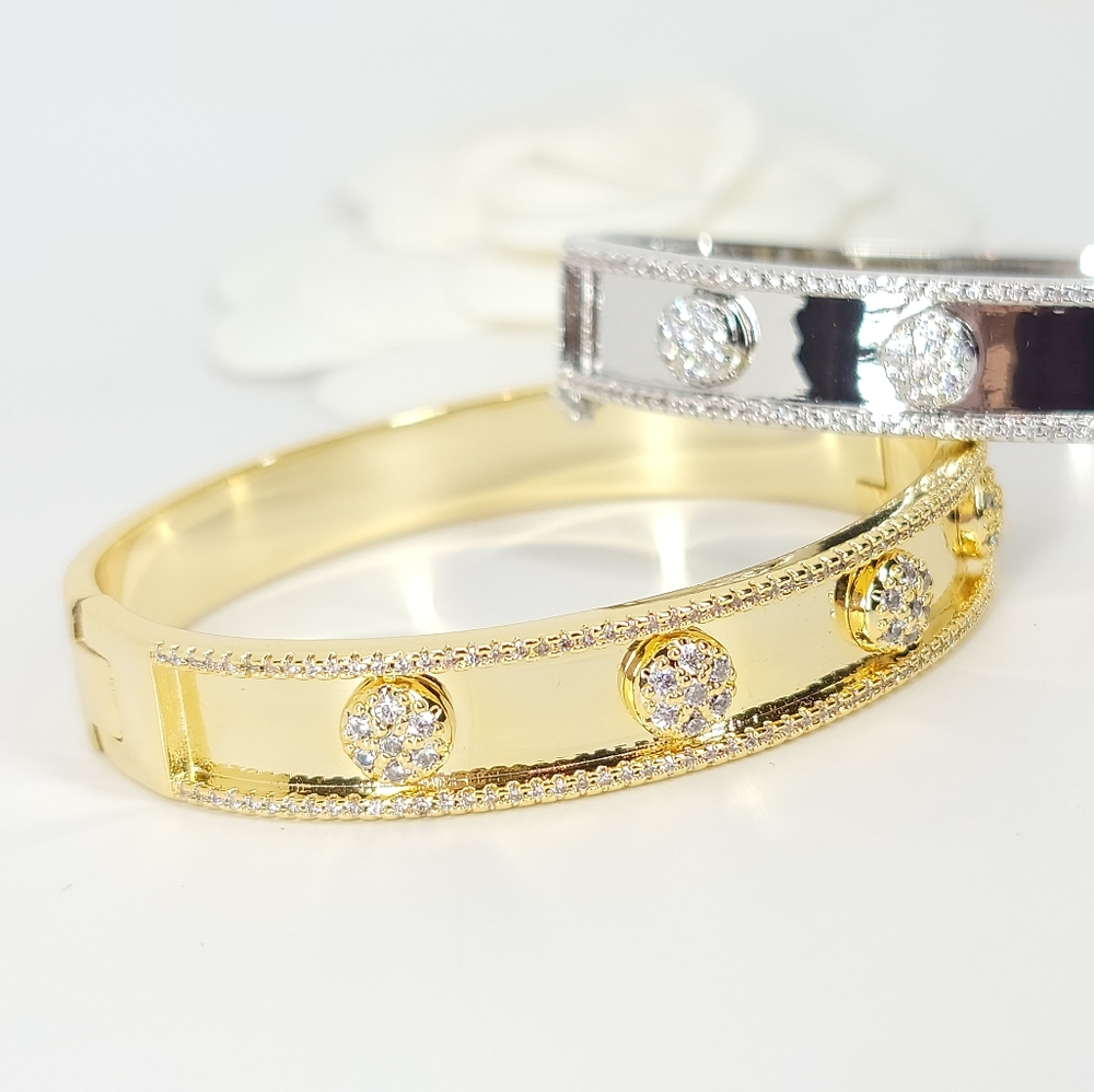 NEW Chic Micro Pave CZ Cuff Bangle Bracelet NWT - Picture 3 of 11